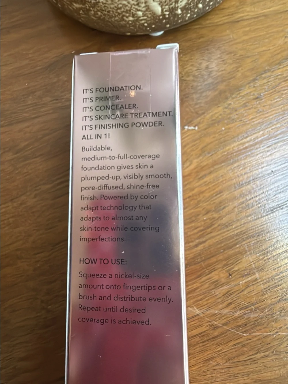 Plumping Velvet Serum-Infused Foundation color Light